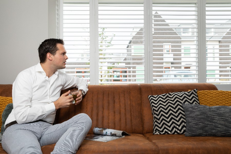 Shutters als isolerende raamdecoratie